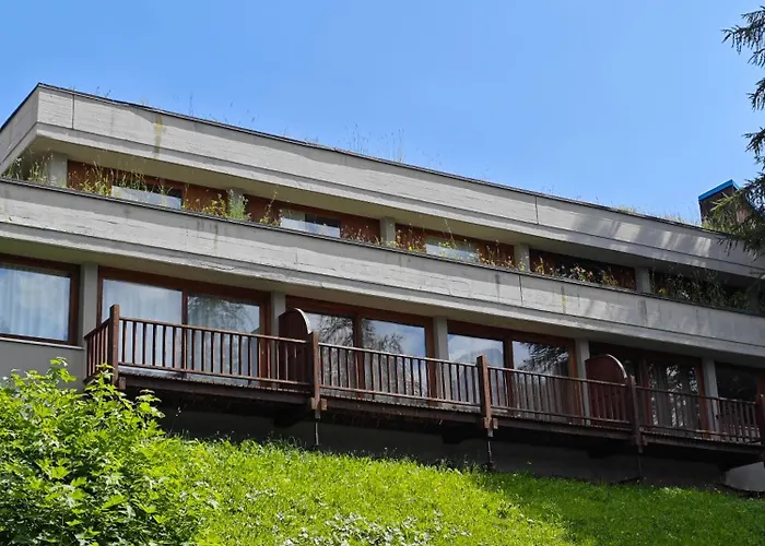 Hostdomus - Sansicario R4 Apartment *